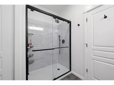 Bath - 2910 River Rd, Eugene, OR 97404 photo 3 of 4