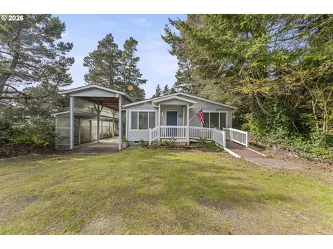 1600 Rhododendron Dr #309, Florence, OR 97439