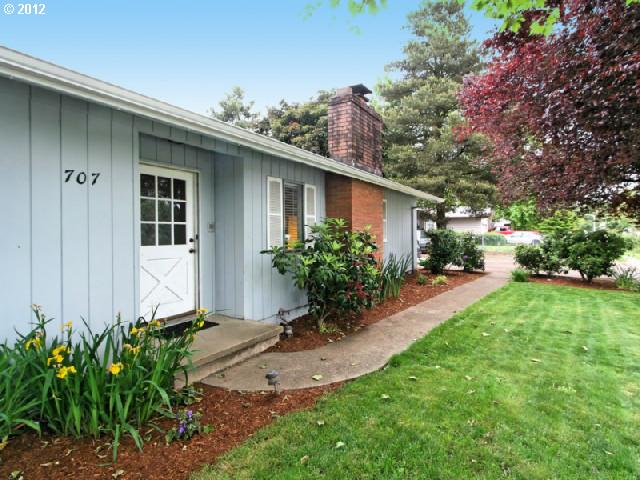 707 Crestview Dr, Newberg, OR 97132 photo 1