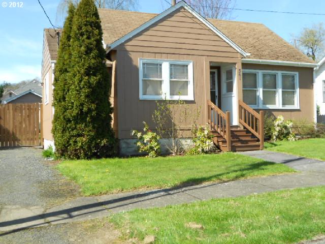 561 NE C St, Willamina, OR 97396 photo 1