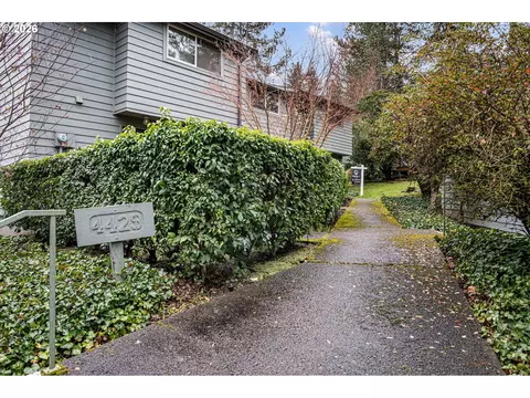 4429 Fox Hollow Rd #3, Eugene, OR 97405