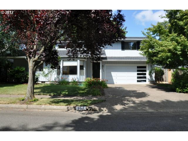 654 Driftwood Dr, Eugene, OR 97402 photo 1