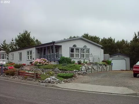 770 Wecoma Loop, Florence, OR 97439 photo 1