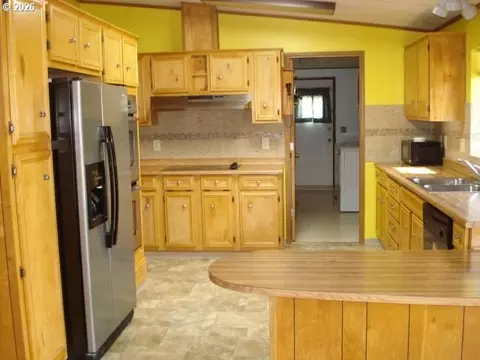 1200 E Central Ave, Sutherlin, OR 97479 photo 7