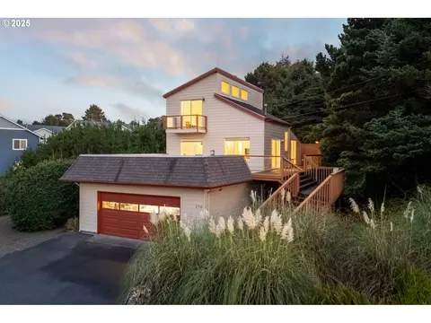 170 Division St, Depoe Bay, OR 97341