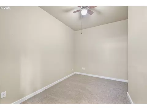 Bedroom - 2465 Park View Dr, Eugene, OR 97408 photo 7 of 7