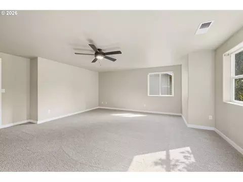 Living - 2465 Park View Dr, Eugene, OR 97408 photo 3 of 3