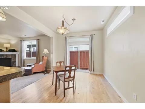 Dining - 2465 Park View Dr, Eugene, OR 97408 photo 1 of 1