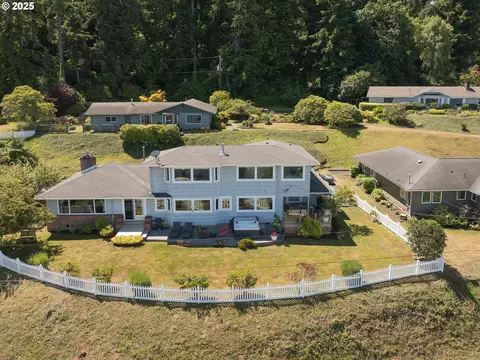 183 W Grand Ave, Astoria, OR 97103