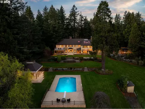 2732 SW Scholls Ferry Rd, Portland, OR 97221