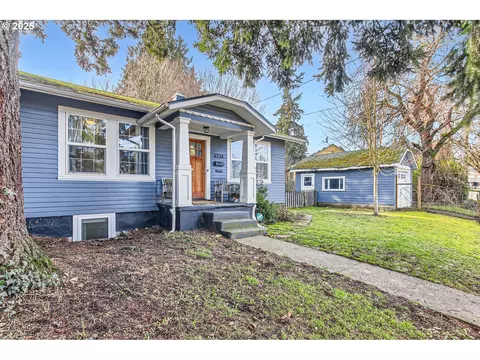 8334 N Fessenden St, Portland, OR 97203