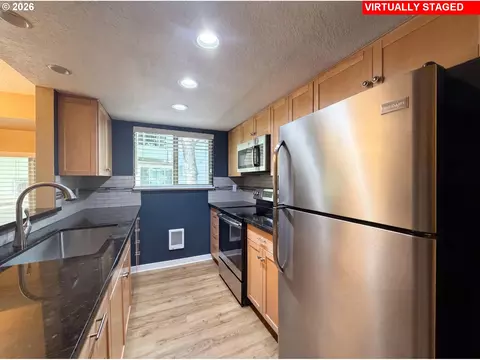 10132 SW Trapper Ter, Beaverton, OR 97008