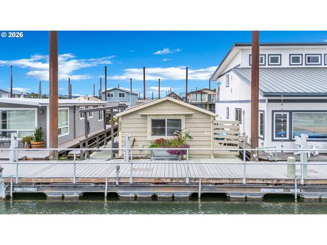1777 N Jantzen Ave, Portland, OR 97217