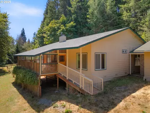 1160 Louis Creek Rd, Myrtle Creek, OR 97457
