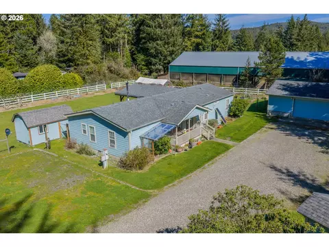 69323 Wildwood Rd, North Bend, OR 97459