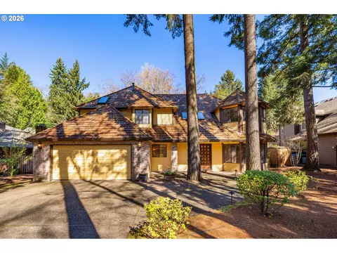 17019 SW Rivendell Dr, Portland, OR 97224