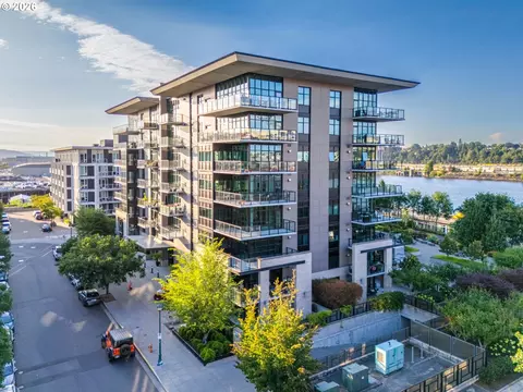 1830 NW Riverscape St, Portland, OR 97209