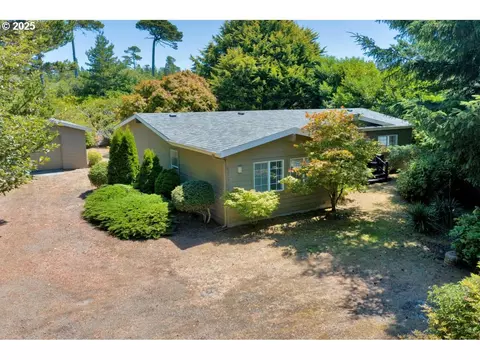 87537 Rhodowood Dr, Florence, OR 97439