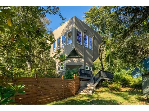 1685 Chinook Ave, Oceanside, OR 97134