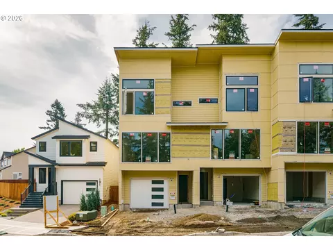 18205 NE Garden Dr, Vancouver, WA 98682