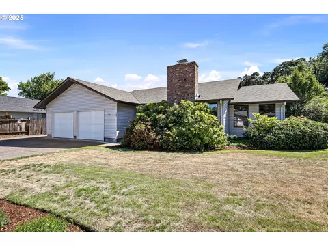 489 Tracy Pl, Junction City, OR 97448