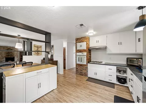 Kitchen - 1255 E 30th Ave, Eugene, OR 97405 photo 2 of 2