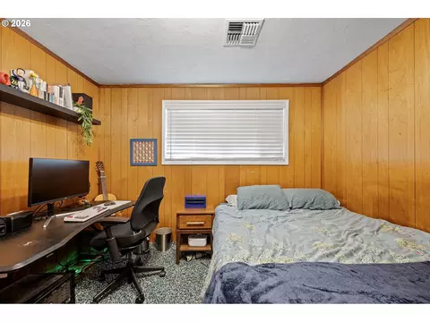 Bedroom - 1255 E 30th Ave, Eugene, OR 97405 photo 8 of 8