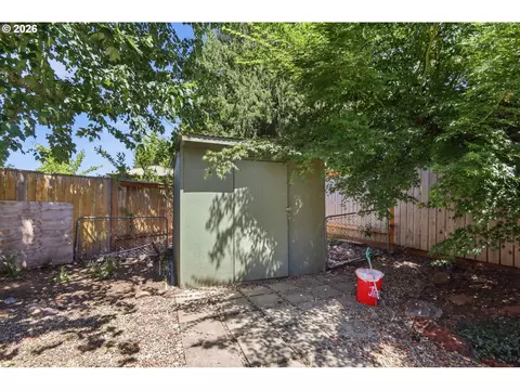 Exterior - 6450 B St, Springfield, OR 97478 photo 7 of 7