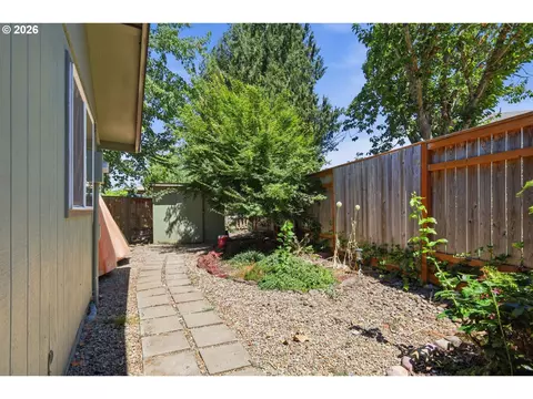 Exterior - 6450 B St, Springfield, OR 97478 photo 6 of 7