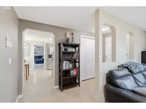Entry Way - 6450 B St, Springfield, OR 97478 photo 4 of 4