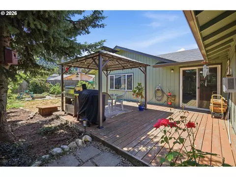 Exterior - 6450 B St, Springfield, OR 97478 photo 3 of 7