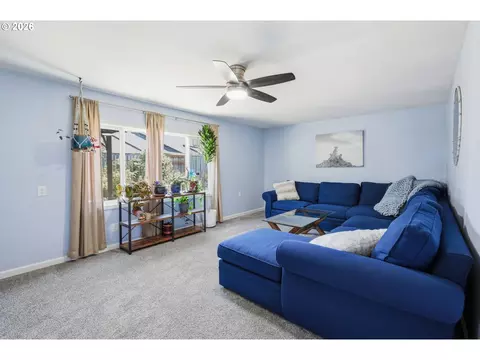 Living - 6450 B St, Springfield, OR 97478 photo 5 of 6