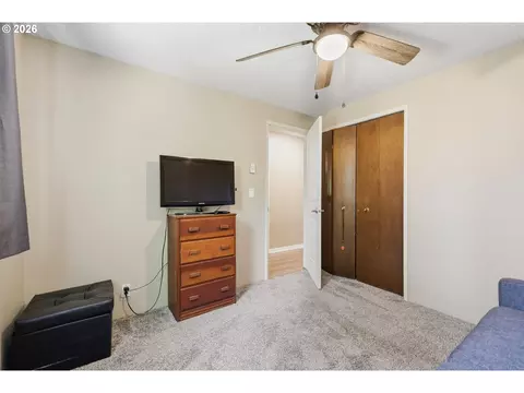 Bedroom - 6450 B St, Springfield, OR 97478 photo 4 of 4