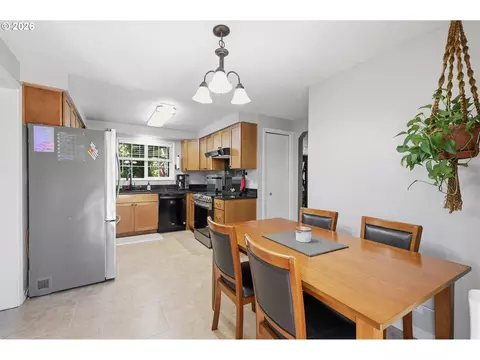 Dining - 6450 B St, Springfield, OR 97478 photo 2 of 4