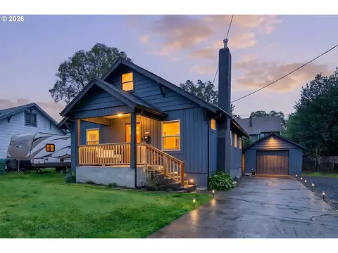 274 N 3rd St, Saint Helens, OR 97051
