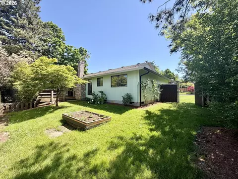 Exterior - 2715 SW 31st St, Gresham, OR 97080 photo 6 of 12