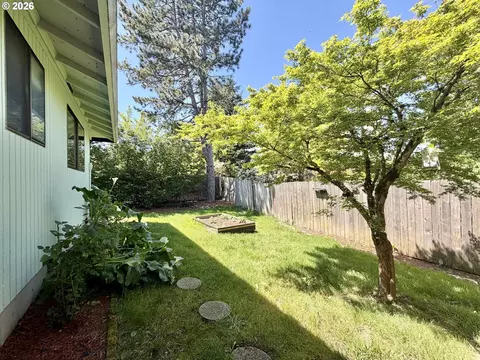 Exterior - 2715 SW 31st St, Gresham, OR 97080 photo 12 of 12