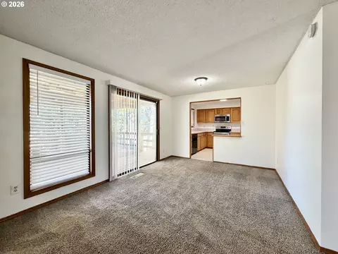 Living - 2715 SW 31st St, Gresham, OR 97080 photo 2 of 7