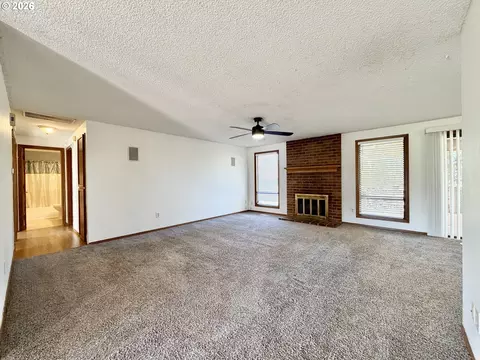 Living - 2715 SW 31st St, Gresham, OR 97080 photo 4 of 7