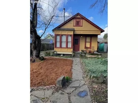 3265 SE Madison St, Portland, OR 97214