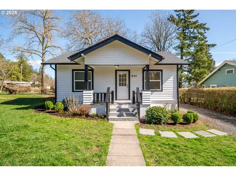 924 NW Ivy St, Camas, WA 98607