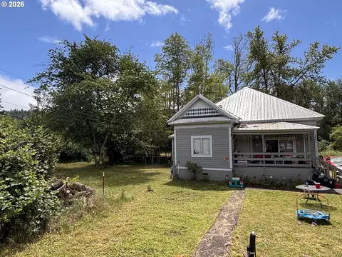 2583 NE Douglas Ave, Roseburg, OR 97470