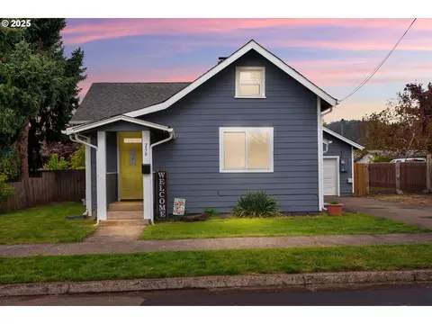756 S 7th St, Cottage Grove, OR 97424