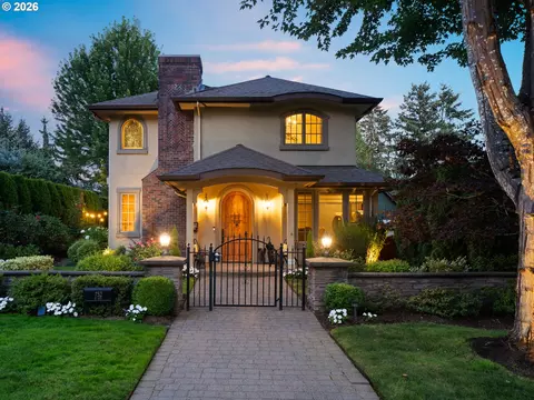 752 E Ave, Lake Oswego, OR 97034