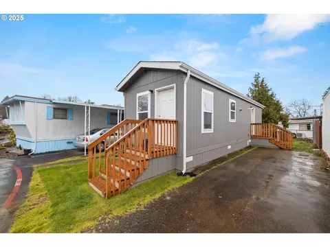 19605 River Rd #88, Gladstone, OR 97027