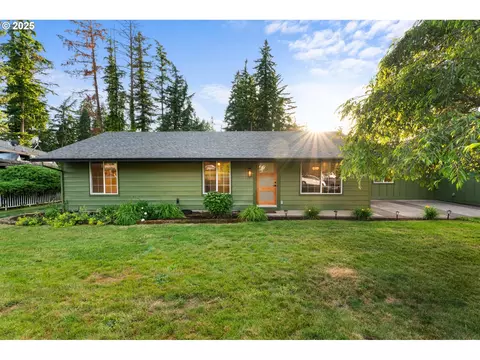 21931 S Farm Pond Ct, Oregon City, OR 97045