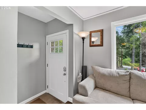 Entry Way - 20951 SE Bohna Park Rd, Damascus, OR 97089 photo 2 of 2