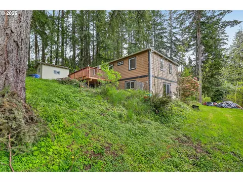 Exterior - 20951 SE Bohna Park Rd, Damascus, OR 97089 photo 6 of 8