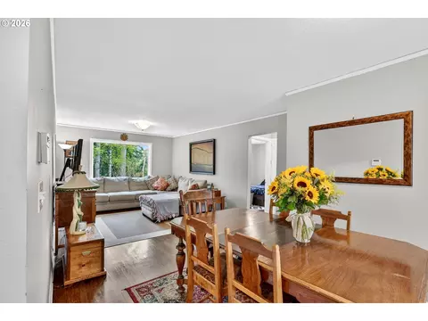 Dining - 20951 SE Bohna Park Rd, Damascus, OR 97089 photo 3 of 3