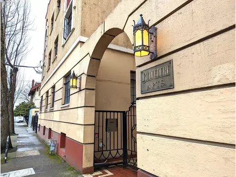 2829 SE Belmont St #104, Portland, OR 97214